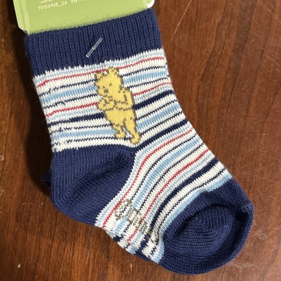 New Disney Classic Winnie The Pooh Baby Booties Socks 6-12 Months - Picture 3 of 6